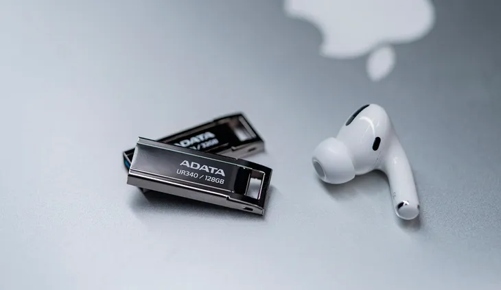 2x-pendrive-adata-ur340-128gb-czarny-maksymalna-predkosc-zapisu-9-mb-s