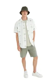 koton-meskie-klasyczne-spodenki-khaki-z-kieszeniami-48-5da