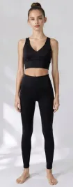 komplet-sportowy-damski-czarny-legginsy-i-top-rozmiar-m