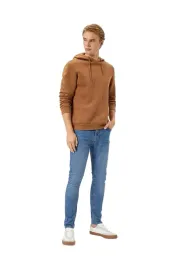 koton-meskie-jeansy-rurki-niebieskie-z-przetarciami-30-30-5da
