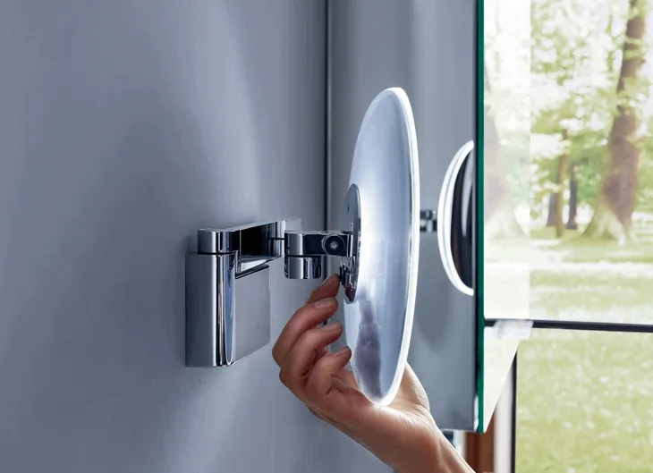 emco-lusterko-led-scienne-5x-powiekszenie-szerokosc-20-9-mm