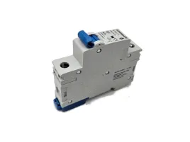 b10-1-bezpiecznik-10a-na-szyne-din-produkcji-schrack-technik-gmbh-austria