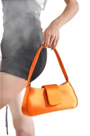 capone-outfitters-mala-pomaranczowa-torebka-listonoszka-lakierowana-5fa