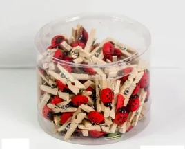 drewniane-klamerki-naturalne-25cm-z-biedroneczka-100szt-4452