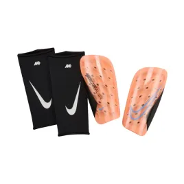nd05-o3298-m-dn3611-852-ochraniacze-pilkarskie-nike-mercurial-lite-pomaranc