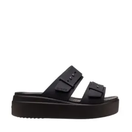 nd05-k3933-38-39-207431-001-klapki-damskie-crocs-brooklyn-low-czarne-207431