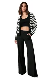 trendyol-sweter-damski-czarno-bialy-w-paski-z-guzikami-m-5ea-m-5-a