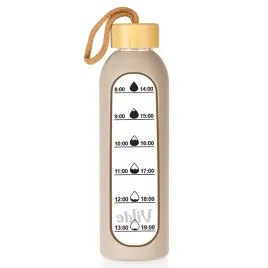 butelka-na-wode-szklana-z-silikonowym-pokrowcem-bezowa-600-ml