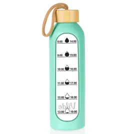 butelka-na-wode-szklana-z-silikonowym-pokrowcem-mietowa-600-ml
