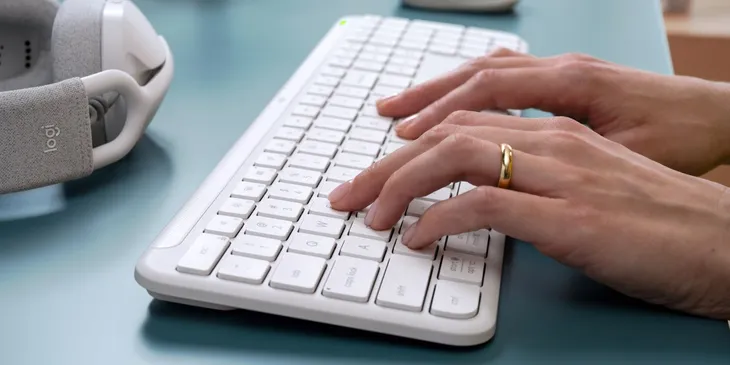 logitech-signature-slim-k950