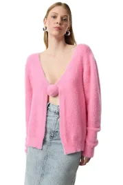 trendyol-rozowy-sweter-damski-z-pomponem-i-glebokim-dekoltem-m-5ea