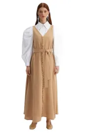 trendyol-dluga-sukienka-elegancka-wesele-bezowa-z-falbana-i-paskiem-40-5ea