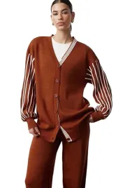 trendyol-komplet-damski-sweter-i-spodnie-z-paskami-na-rekawach-m-5ea-m-5-a