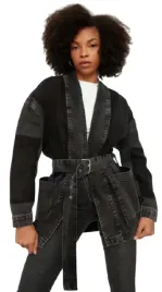 trendyol-czarna-jeansowa-kurtka-kimono-z-paskiem-34-5ab