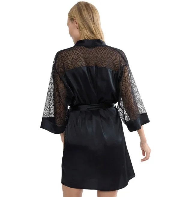 triumph-a-weekend-to-remember-robe-38