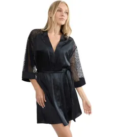 triumph-a-weekend-to-remember-robe-36