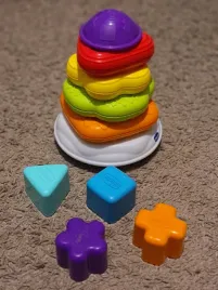2x-chicco-wieza-2w1-sorter-ksztaltow-ukladanka