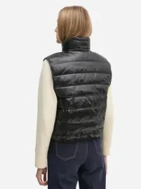 2x-bezrekawnik-damski-puchowy-calvin-klein-jeans-j20j224711-beh