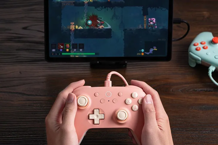 2x-pad-8bitdo-ultimate-2c-wired-pad-peach-zasilanie-usb