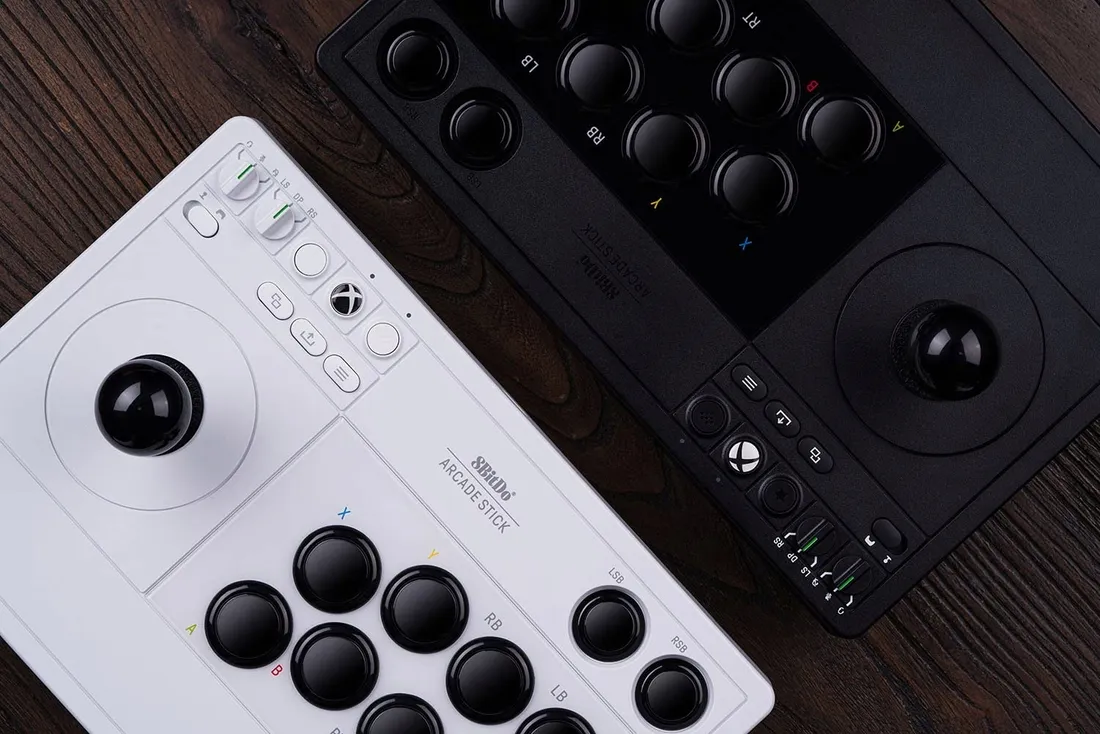 2x-pad-8bitdo-arcade-stick-xbox-pc-white