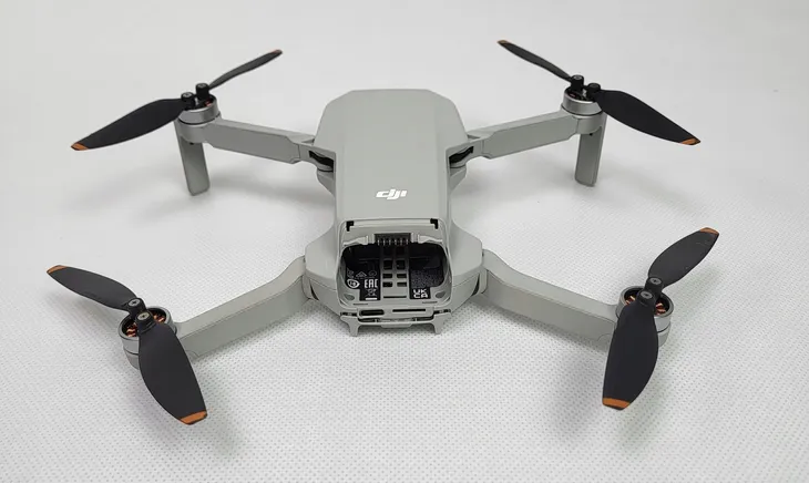 2x-dron-dji-mini-2-se-fly-more-combo-12mpix-6000m-rozdzielczosc-nagrywanych-filmow-1080p-fullhd
