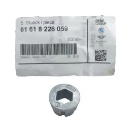 61618226059-element-montazowy-wieszaka-wycieraczki-oryginal-oe-bmw-e46-e83