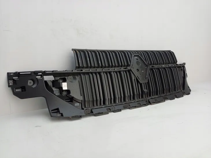 atrapa-renault-master-iv-24greater-producent-czesci-renault-oe