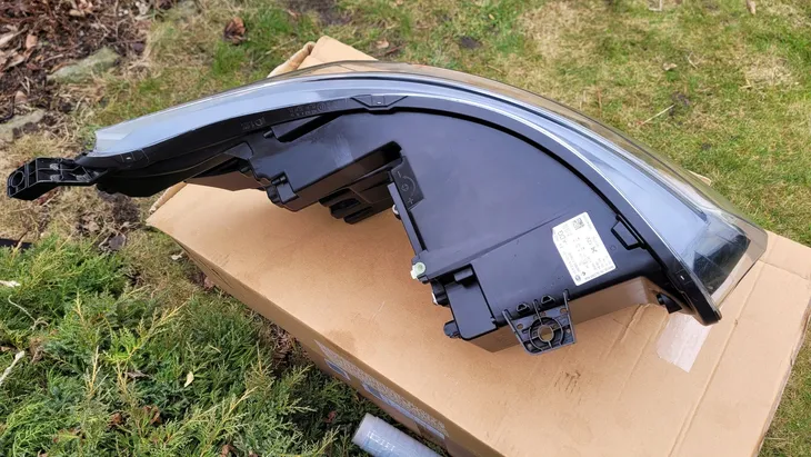 reflektor-renault-trafic-14greater-led-le-producent-czesci-renault-oe