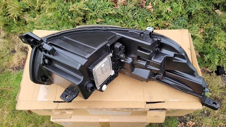 reflektor-renault-trafic-14greater-led-le-stan-nowy-strona-zabudowy-lewa