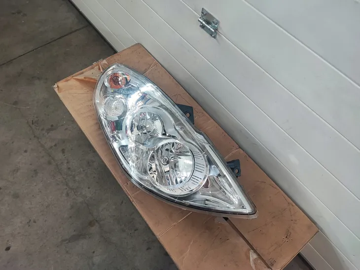 reflektor-renault-master-iii-10greater-pr-jakosc-czesci-zgodnie-z-gvo-q-oryginal-z-logo-producenta-czesci-oem-oes