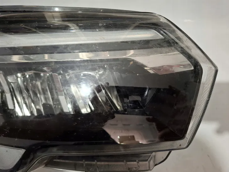 reflektor-renault-trafic-14greater-led-pr-strona-zabudowy-prawa
