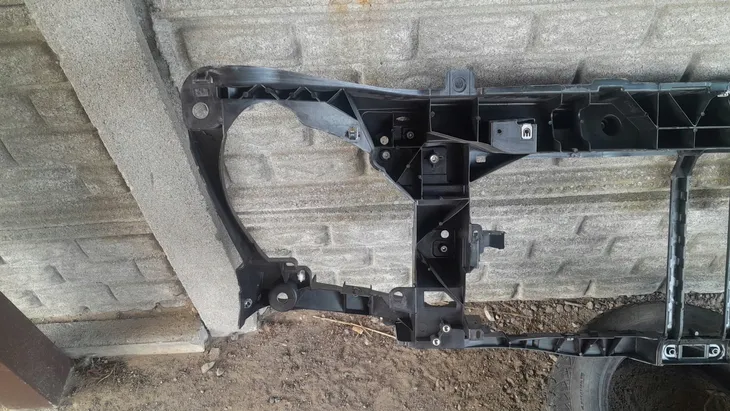pas-przedni-renault-master-iii-10greater-producent-czesci-renault-oe-typ-samochodu-autobusy-samochody-ciezarowe-samochody-dostawcze-samochody-osobowe