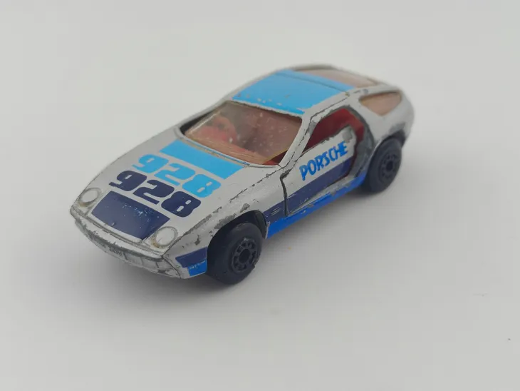 matchbox-porsche-928