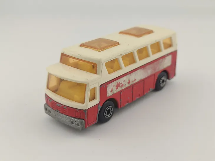 matchbox-airport-coach