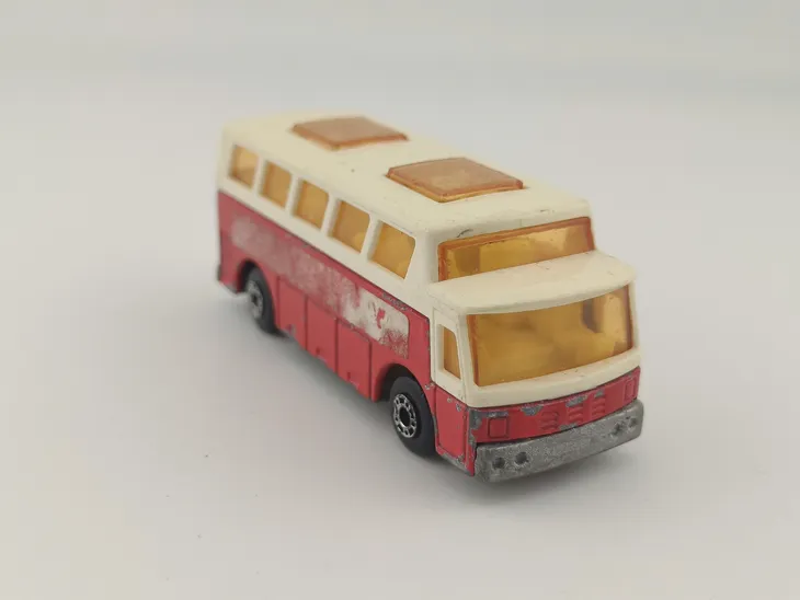 matchbox-airport-coach-stan-nowy