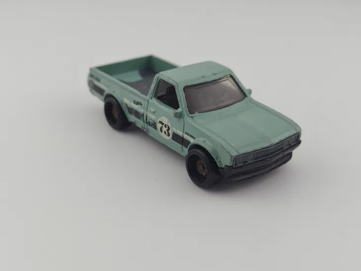 hot-wheels-datsun-620-stan-nowy