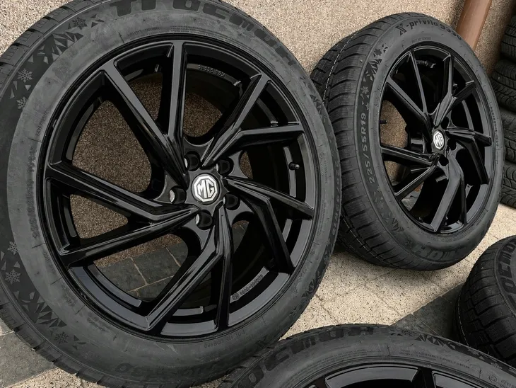 MG HS II KOŁA ZIMOWE 225/55R19 TRACMAX NOWE PLATIN GERMANY CZUJNIKI TPMS