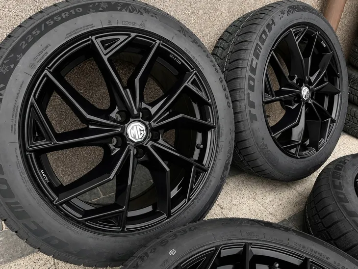 MG HS II KOŁA ZIMOWE 225/55R19 TRACMAX NOWE ALUTEC GERMANY CZUJNIKI TPMS