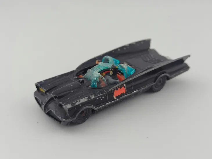 husky-batmobile-resorak