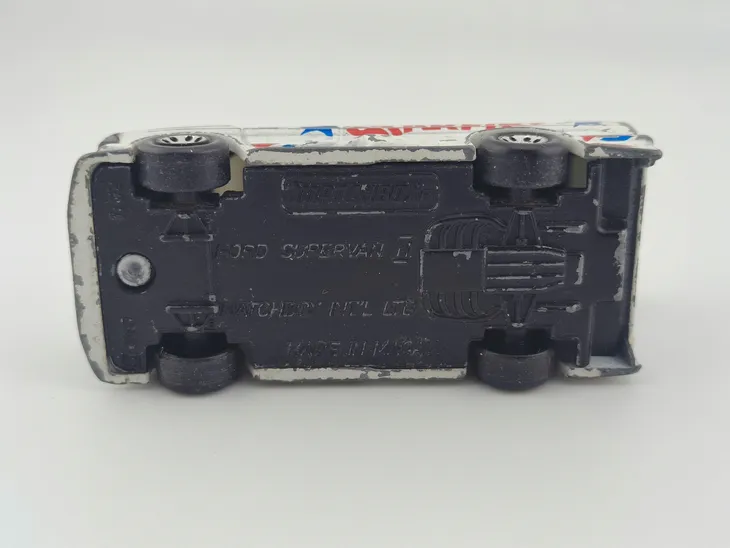 matchbox-ford-transit-supervan-starfire-marka-matchbox