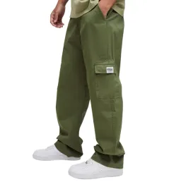 boohooman-luzne-spodnie-chino-z-kieszenia-na-nogawce-zielone-30-z3a