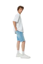 koton-jasnoniebieskie-jeansowe-spodenki-meskie-do-polowy-uda-34-5da