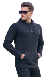 madmext-bluza-meska-z-kapturem-czarna-z-nadrukiem-na-przodzie-s-5da