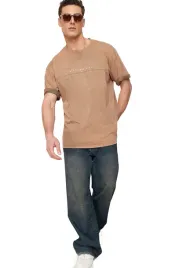 trendyol-man-t-shirt-meski-bezowy-z-nadrukiem-i-zwinietymi-rekawami-s-5da