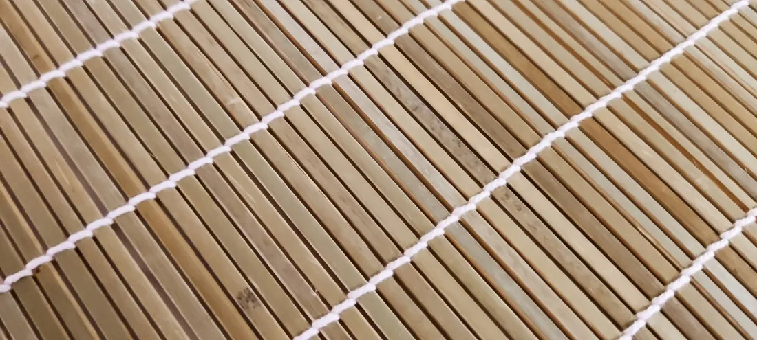 mata-bambusowa-do-sushi-rodzaj-kuchni-kuchnia-japonska