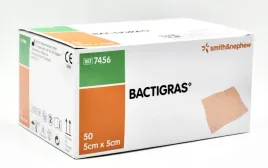 opatrunek-parafinowy-bactigras-smithandnephew-5-x-5-cm-50-szt