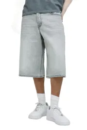 boohooman-szare-jeansowe-spodenki-meskie-do-polowy-lydki-34-z3a