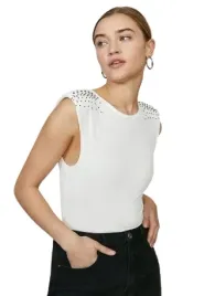 damskie-body-czarne-z-ozdobami-klasyk-xl-yfm