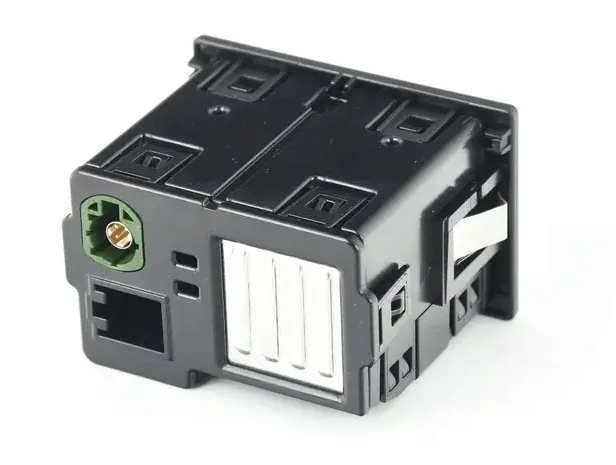audi-nowe-gniazdo-usb-oe-81a035736