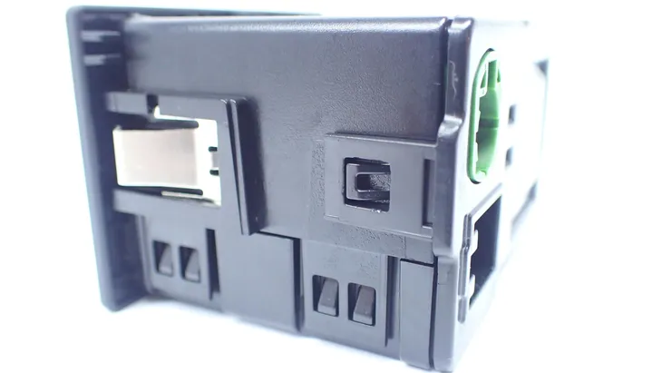 audi-nowe-gniazdo-usb-oe-81a035736-typ-samochodu-4x4-suv-samochody-osobowe